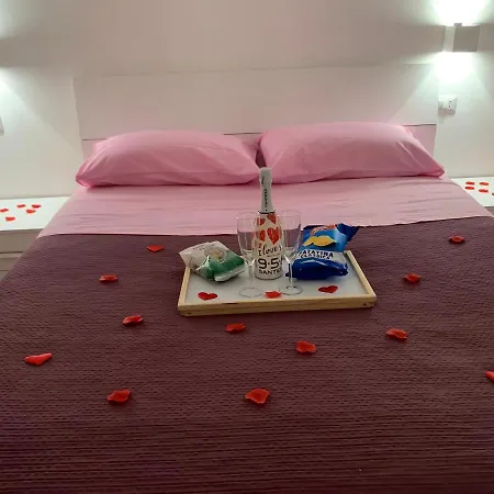 R Guest house *